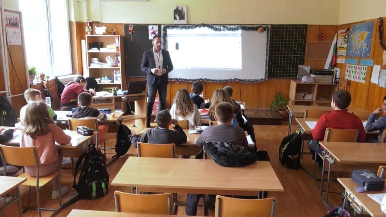 Lehrer und Rom: Alle lieben Herrn Assenov