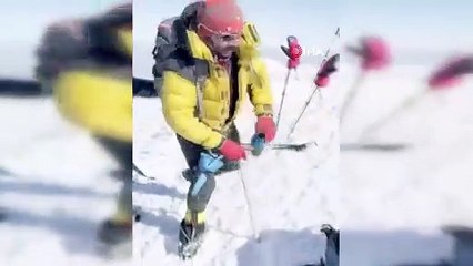 İranlı dağcı Ağrı Dağı zirvesinde secdeye kapandı