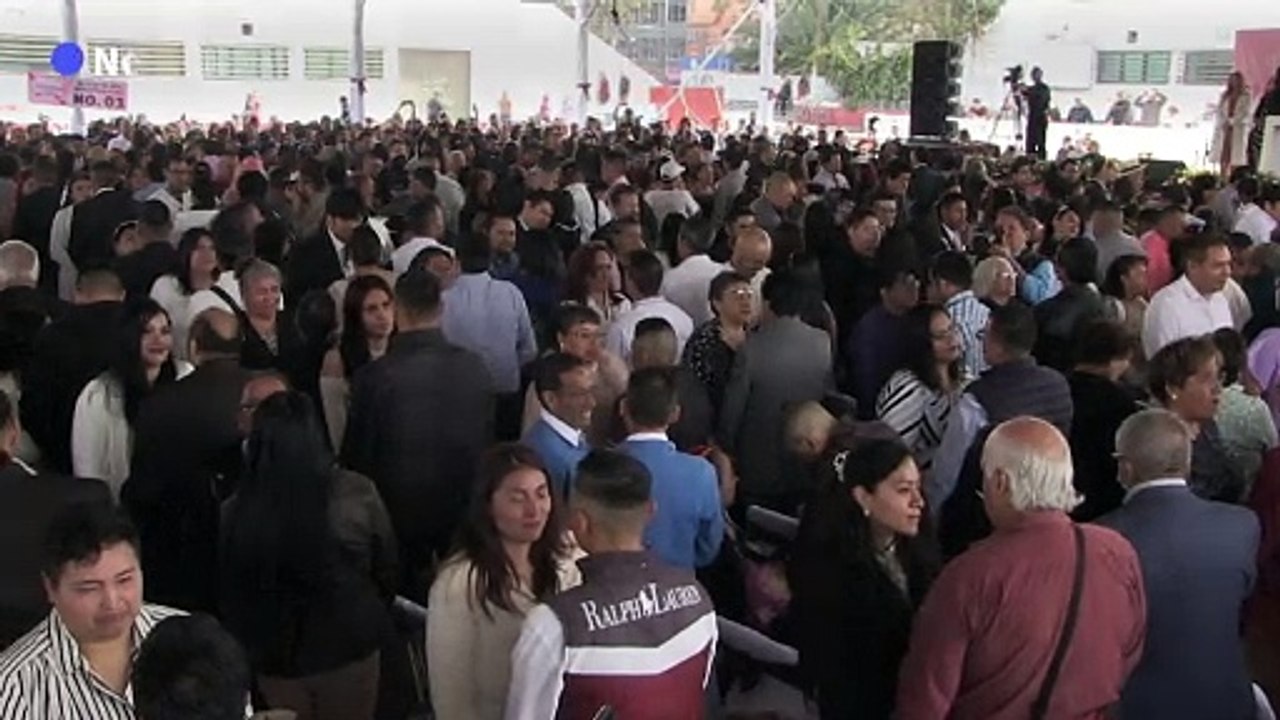 Mexico: more than a thousand couples say yes in mass Valentine's Day wedding