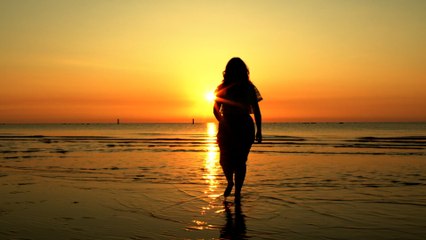 Elle se réveille juste avant d'être incinérée