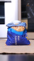 Así se cierra una bolsa con una tapa de leche