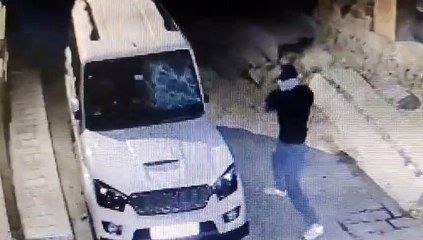 आपसी विवाद में एसयूवी व घर पर हमला, देखें Live video...