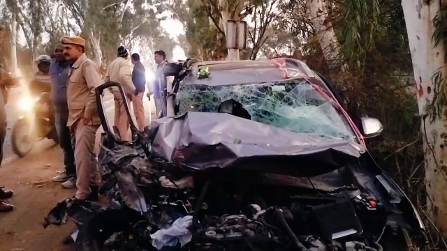 लोक परिवहन बस और कार की भिड़ंत, महिला व बालिका की मौत, 13 जने घायल,,,देखें वीडियो