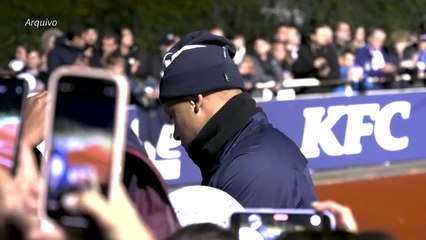 Mbappé comunica ao PSG que vai deixar o clube no final da temporada