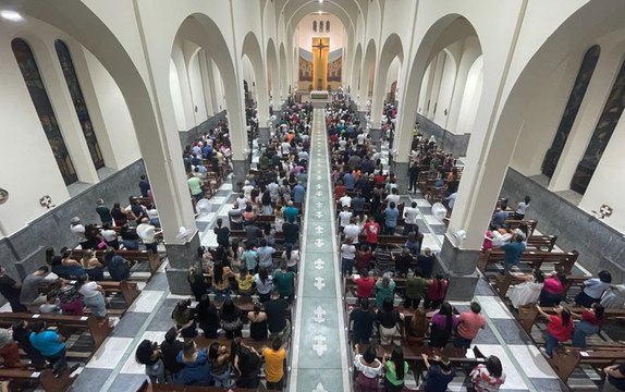 Na Quarta-Feira de Cinzas, fiéis lotam Catedral Nossa Senhora da Piedade em Cajazeiras