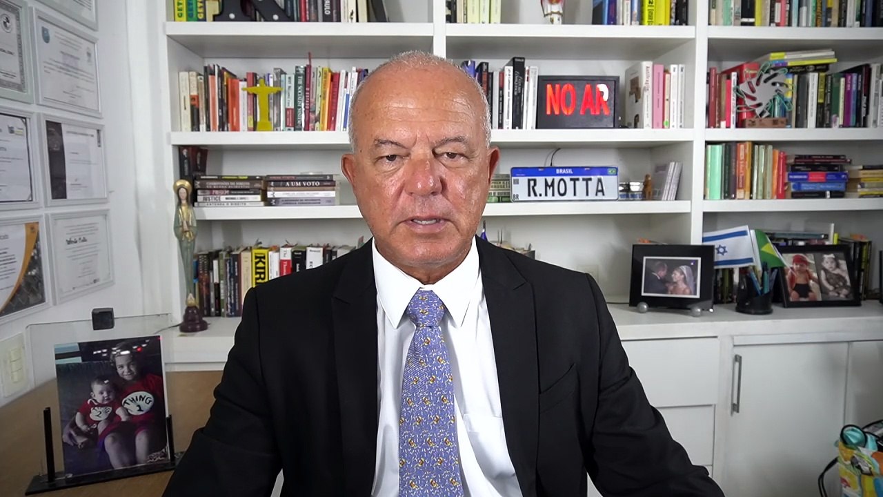 Roberto Motta: Ameaça russa de destruir satélites é grave para o mundo inteiro