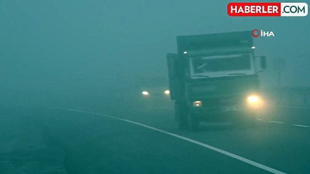 Aksaray'da sis nedeniyle görüş mesafesi 10 metreye kadar düştü