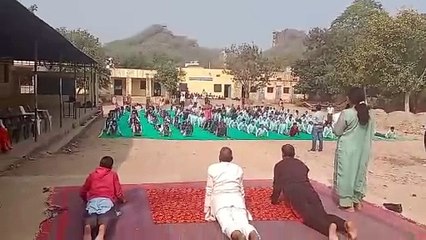 जिले के सरकारी व गैर सरकारी स्कूलों सहित कई स्थानों पर हुए सूर्य नमस्कार के कार्यक्रम