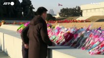 Corea del Nord, fiori per il compleanno di Kim Jong-il