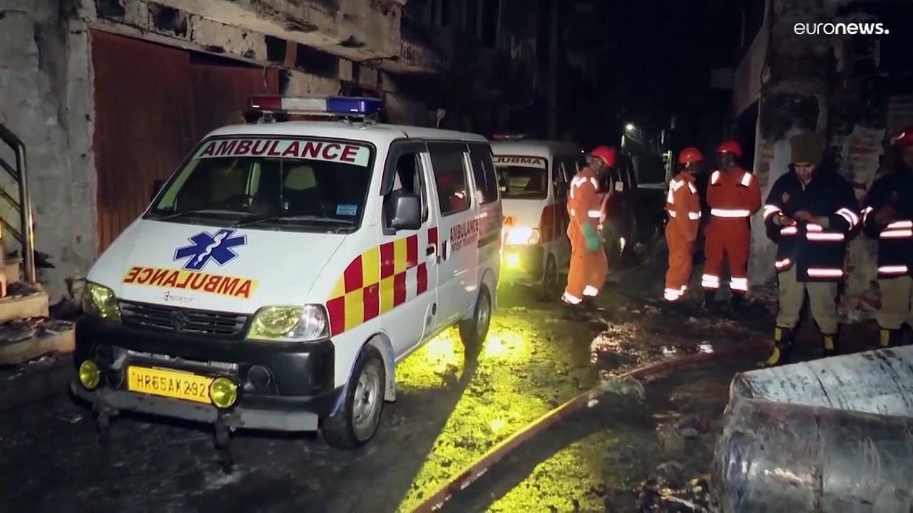 شاهد: مقتل 11 شخصا إثر حريق هائل في نيودلهي