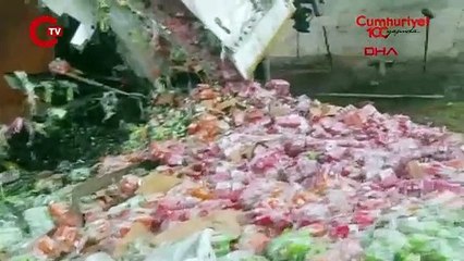 Sivas'ta 45 gün önce üzerine kamyon düşen eve şimdi de TIR düştü