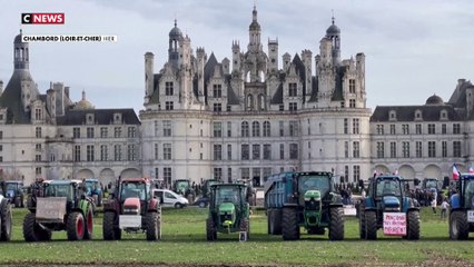 À Chambord ou a Montauban, les agriculteurs mènent des actions coup de poing