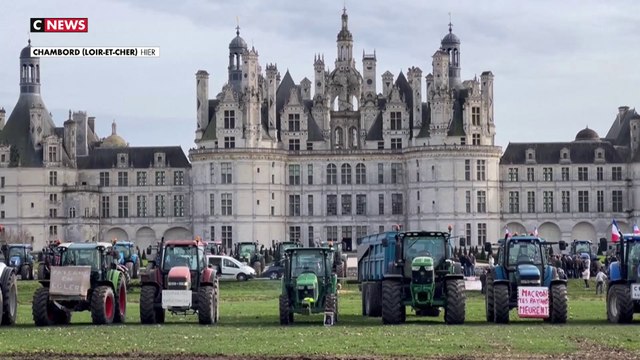 À Chambord ou a Montauban, les agriculteurs mènent des actions coup de poing