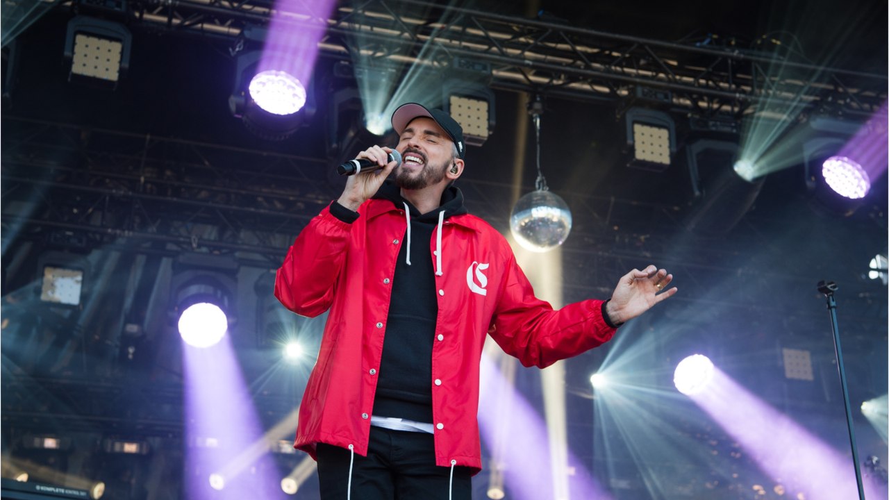 Christophe Willem fond en larmes sur scène : cette très mauvaise nouvelle qui attriste le chanteur