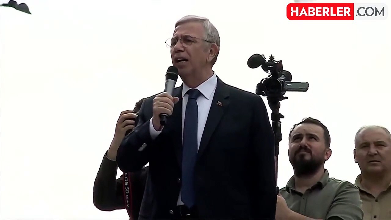 ABB Başkanı Mansur Yavaş'tan seçimdeki rakibi Turgut Altınok'a "çakarlı araç" göndermesi