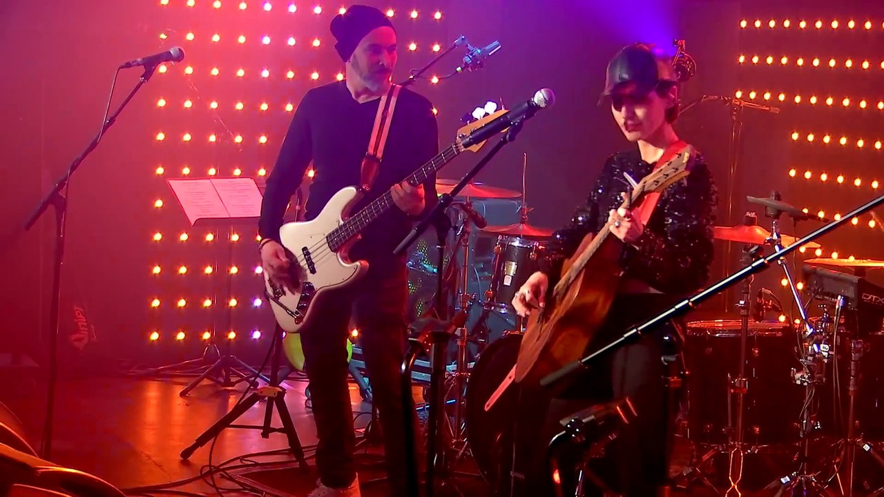 Superbus - Travel the world (Live) - Le Grand Studio RTL