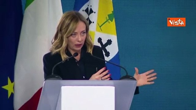 Meloni a De Luca: Invece di fare manifestazioni si metta a lavorare