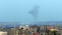 سحب دخان فوق خان يونس مع استمرار القصف الاسرائيلي