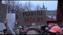 Navalny, manifestazione fuori dall'Ambasciata russa a Berlino