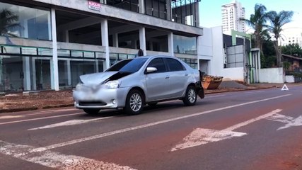 Colisão entre três veículos é registrada na rua São Paulo