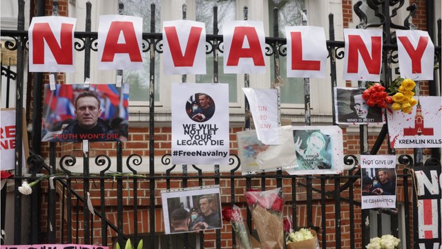 GALA VIDEO - Mort d’Alexeï Navalny : qui est sa femme Ioulia Navalnaïa, mère de ses deux enfants ?