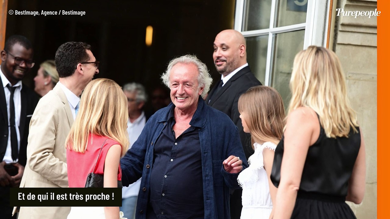 "Je me suis posé la question..." : Didier Barbelivien avec Laure malgré 28 ans d'écart, il garde sa "jeunesse" avec leurs ados