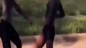 Two girls fighting without pulling their hair, that's awesome