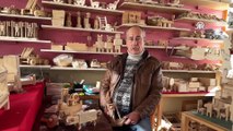 Sinop'ta yaşayan Karagülle ahşaptan oyuncaklar yaparak kazanç sağlıyor