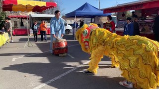 La danse de la licorne au marché de Beaulieu