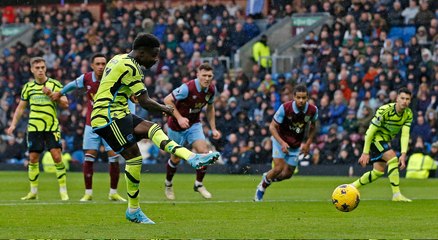 آرسنال يقسو على بيرنلي ويواصل نتائجه الملفتة