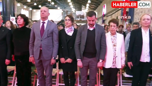 İzmir Büyükşehir Belediye Başkanı Tunç Soyer, Medeni Kanun'un 98. yıl dönümü programına katıldı