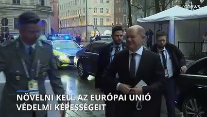 Video herunterladen: Az Európai Bizottság elnöke szerint növelni kell az EU védelmi képességeit