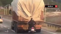 Muğla'da motosikletlinin tehlikeli yolculuğu kamerada
