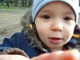 piotruś na spacerku