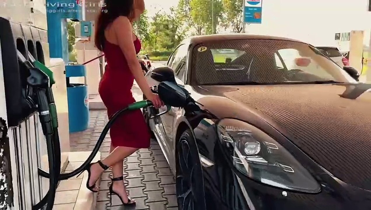 Fast Driving Girls - _Faby flooring the Porsche Cayman II_ - 718 in high heels (V101)(720P_HD)
