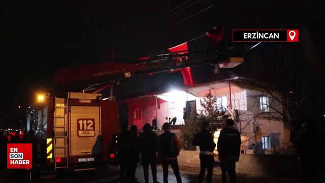 Şehidin baba ocağına Türk bayrakları asıldı