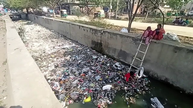 भरतपुर में बद से बदतर बचपन...वीडियो में देखिये हकीकत