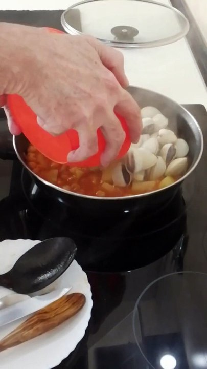 Clams & Bacon #stew #recipe #shortvideo #cookingchannel #clams #bacon  #potatostew #cooking #food