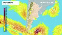 Ráfagas de viento que acompañarán al Huracán Akará, frente a las costas de Brasil