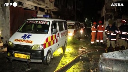 India, incendio in una fabbrica di vernici a Nuova Delhi: 11 morti