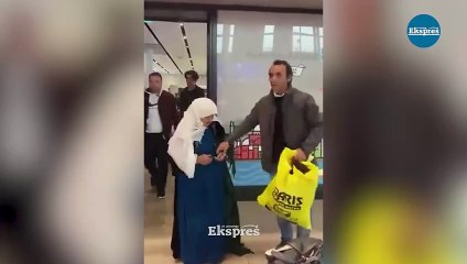 İstanbul Havalimanı'nda annesi Türkçe bilmediği için çıkışına izin verilmediğini bir vatandaş isyan etti.