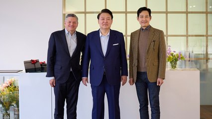 윤 대통령 부부, 넷플릭스 CEO·이정재와 오찬 🍽️