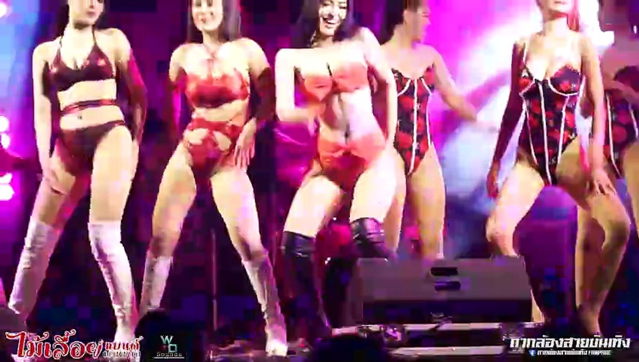 Hot show in BKK แซ่บ มันส์ สนุกๆ - แสดงสดวงไม้เ...