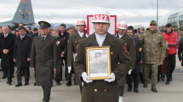 Pençe-Kilit şehidi Er Salih Ay son yolculuğuna uğurlandı