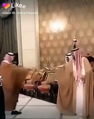 Saudi guy fall and slip on floor