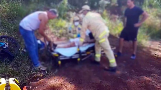 Homem fica ferido ao cair de bicicleta na pista de XCO na Rua Waldemar Casagrande