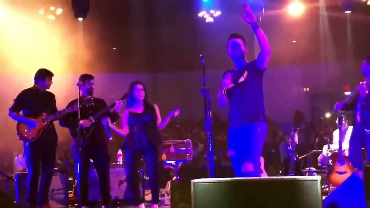 ATIF ASLAM & NEHA KAKKAR _ DIL DIYAN GALLAN_ UNPLUGGED_ LIVE