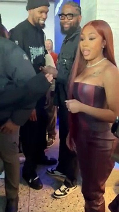 Kevin Durant excitedly hugs Yung Miami during All-Star Weekend