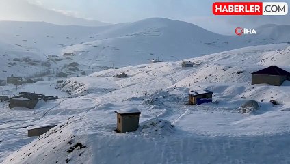 Hakkari'de kar yağışı hayatın olumsuz etkiledi