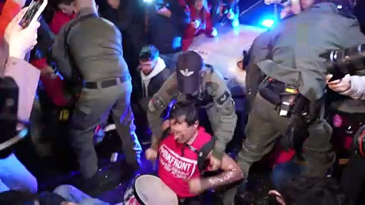 Tausende demonstrieren in Tel Aviv gegen die israelische Regierung